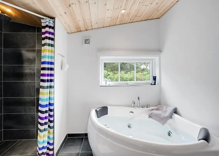 Stefana - 200m From The Sea By Interhome *