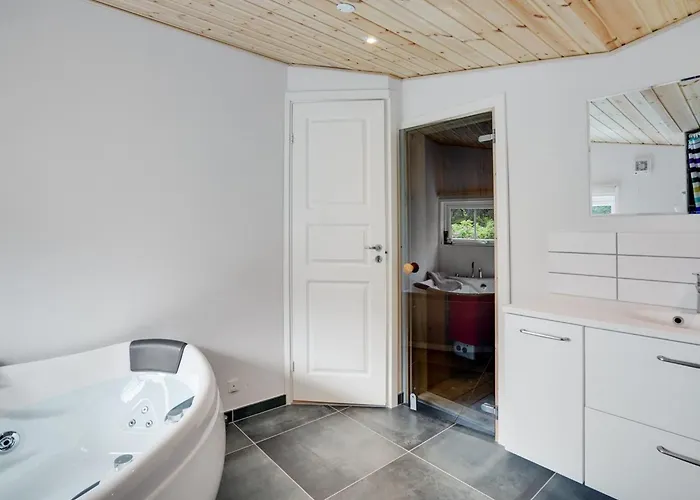 Stefana - 200m From The Sea By Interhome *