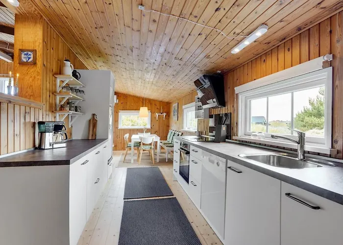 Stefana - 200m From The Sea By Interhome